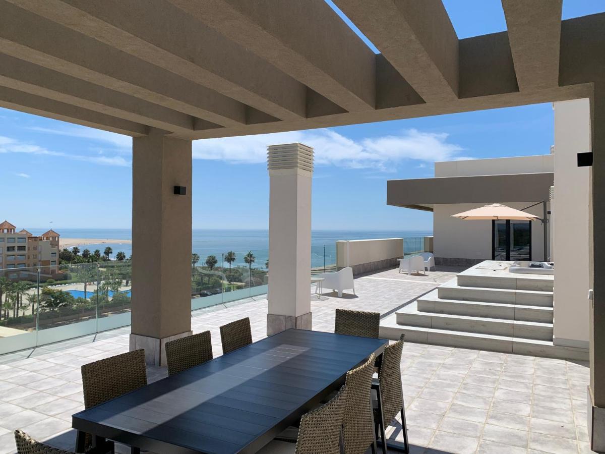 Apartmán Penthouse With Wide Terrace Next To The Ocean Huelva Exteriér fotografie